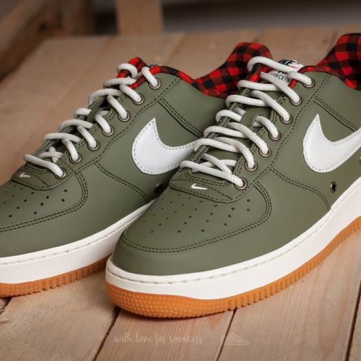 Nike Air Force 1 07 LV8