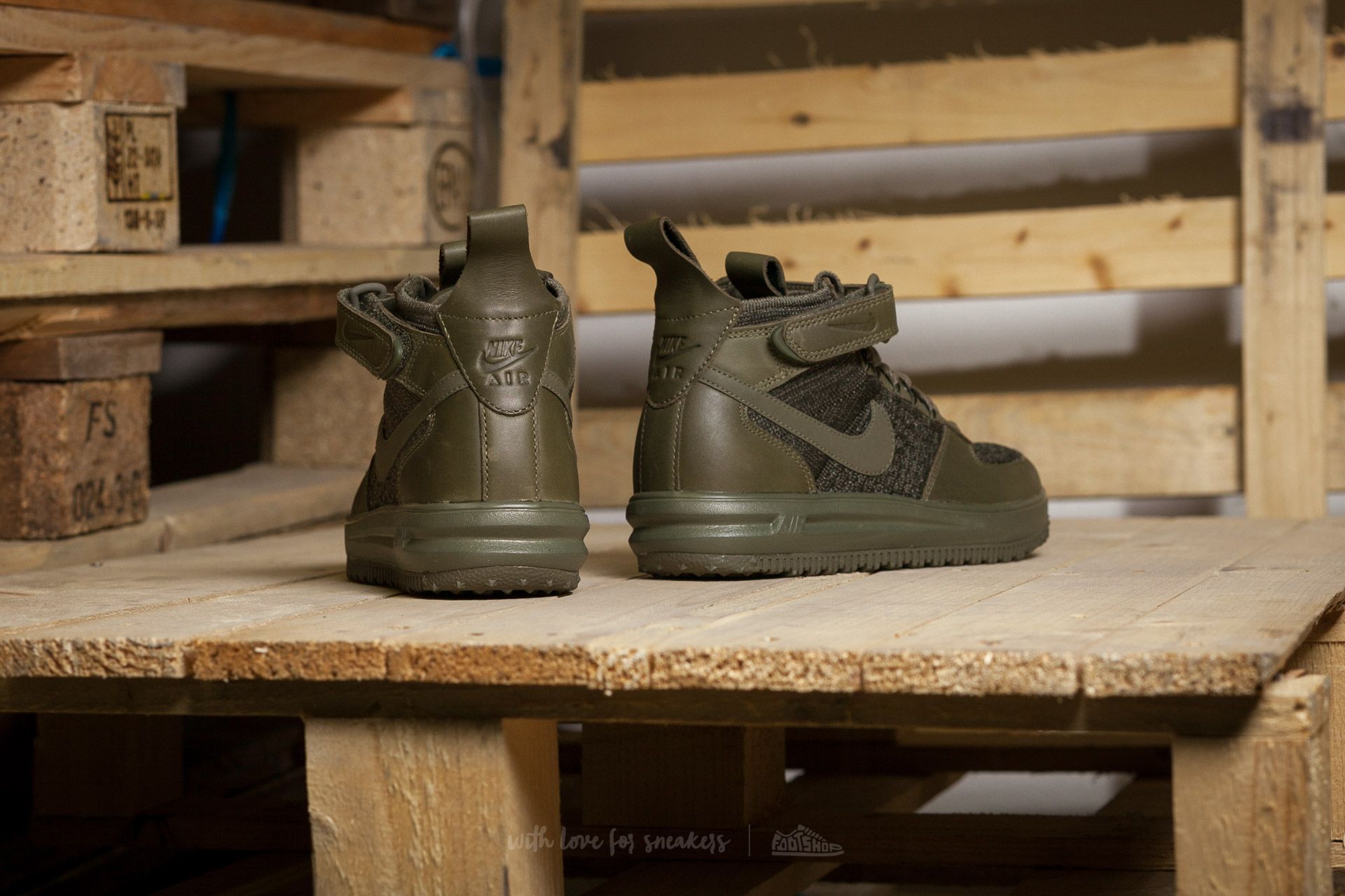 Naisten kengät Nike W Lunar Force 1 Flyknit Workboot Medium Olive/ Medium Olive