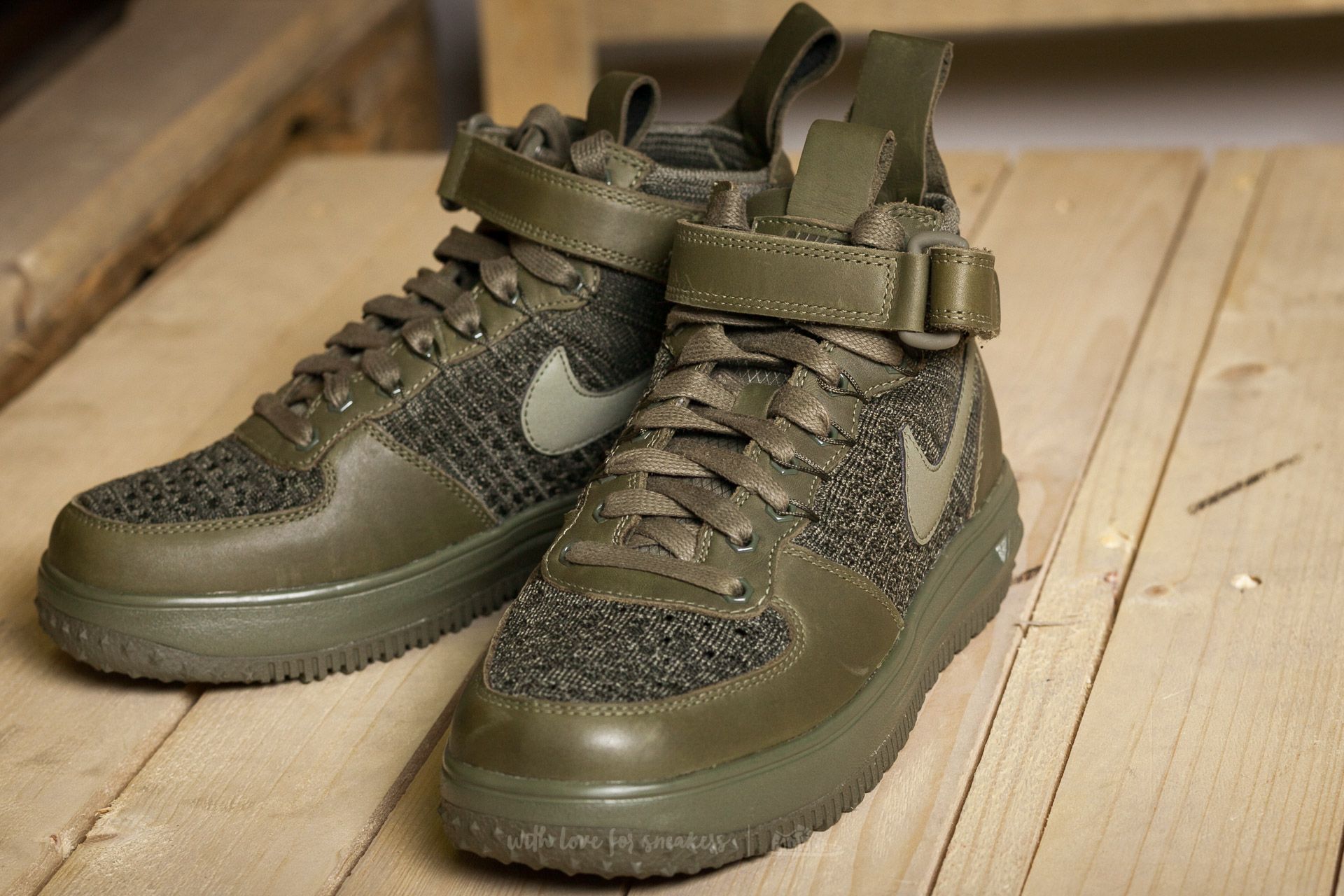 Naisten kengät Nike W Lunar Force 1 Flyknit Workboot Medium Olive/ Medium Olive