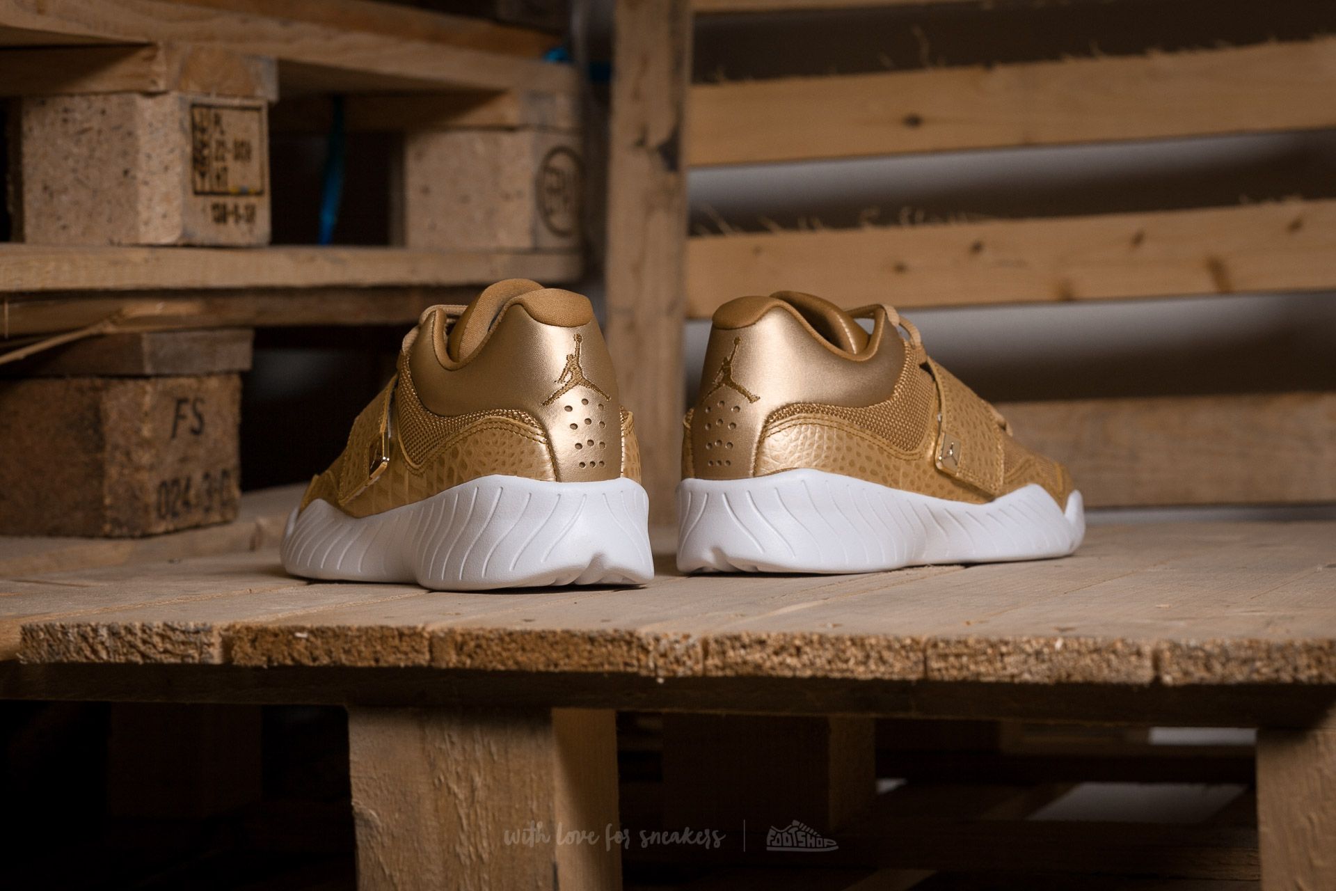 P nsk tenisky a boty Jordan J23 Metallic Gold Metallic Gold