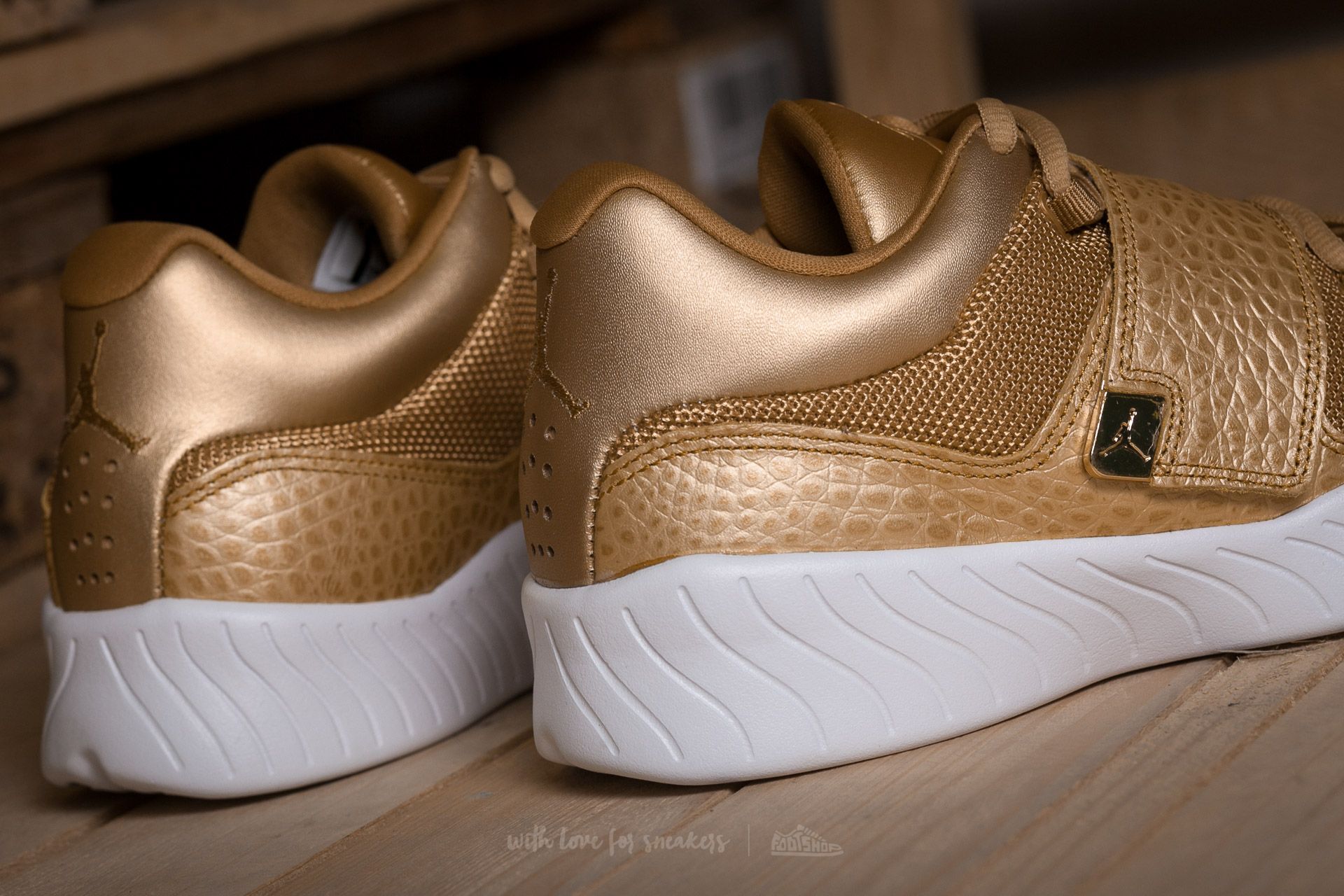 Scarpe uomo Jordan J23 Metallic Gold/ Metallic Gold