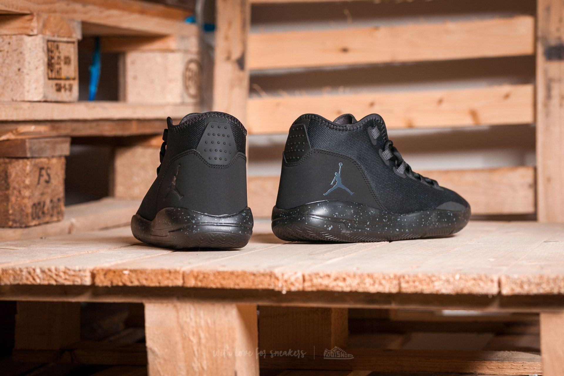 Jordan reveal black store