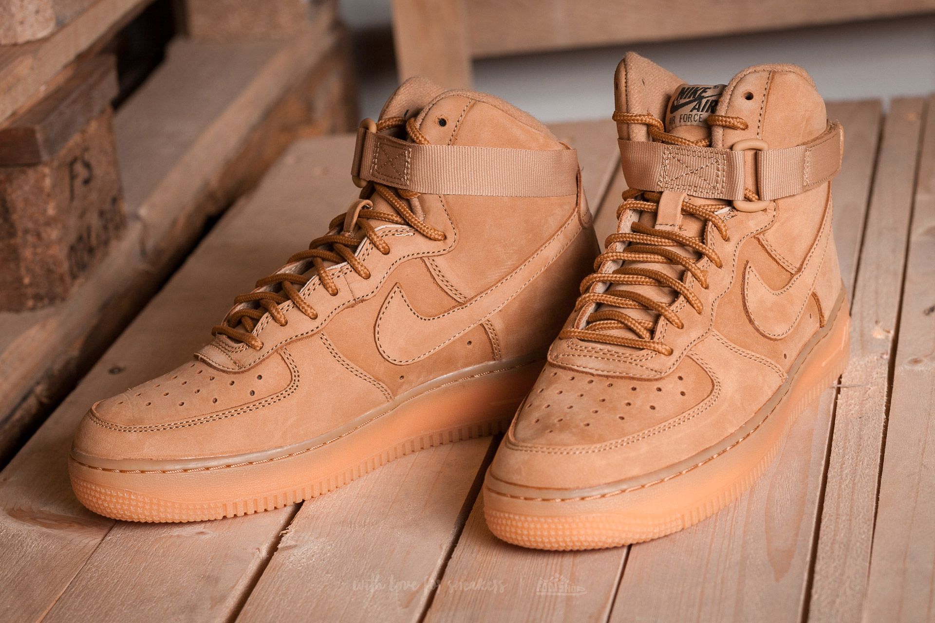 Women s shoes Nike Air Force 1 High LV8 GS Flax Flax Outdoor Green Footshop