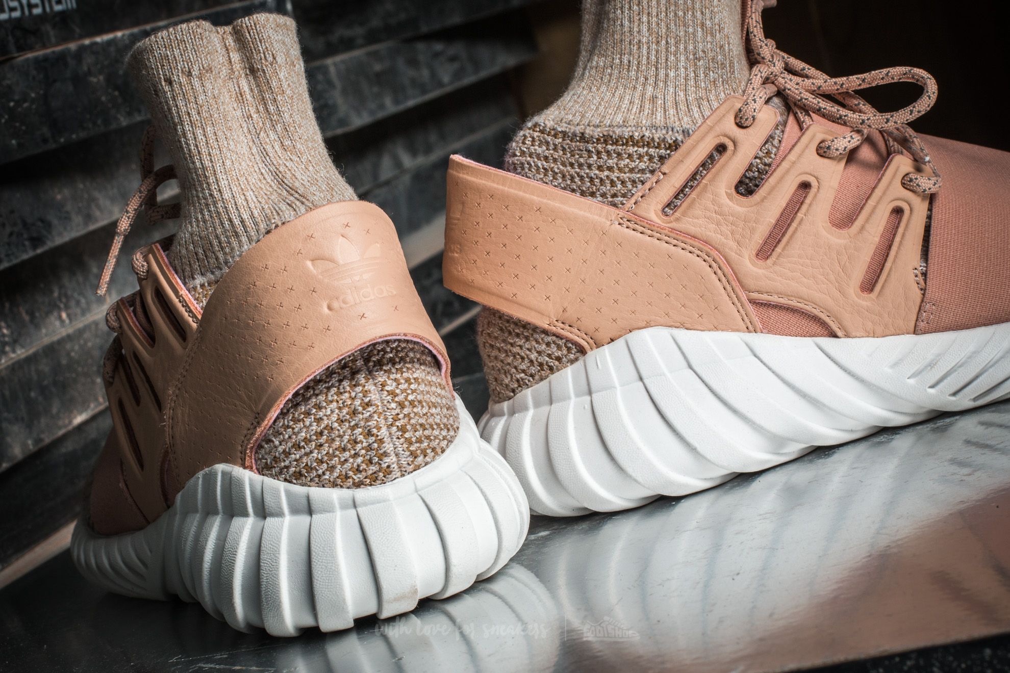 Adidas tubular nude discount