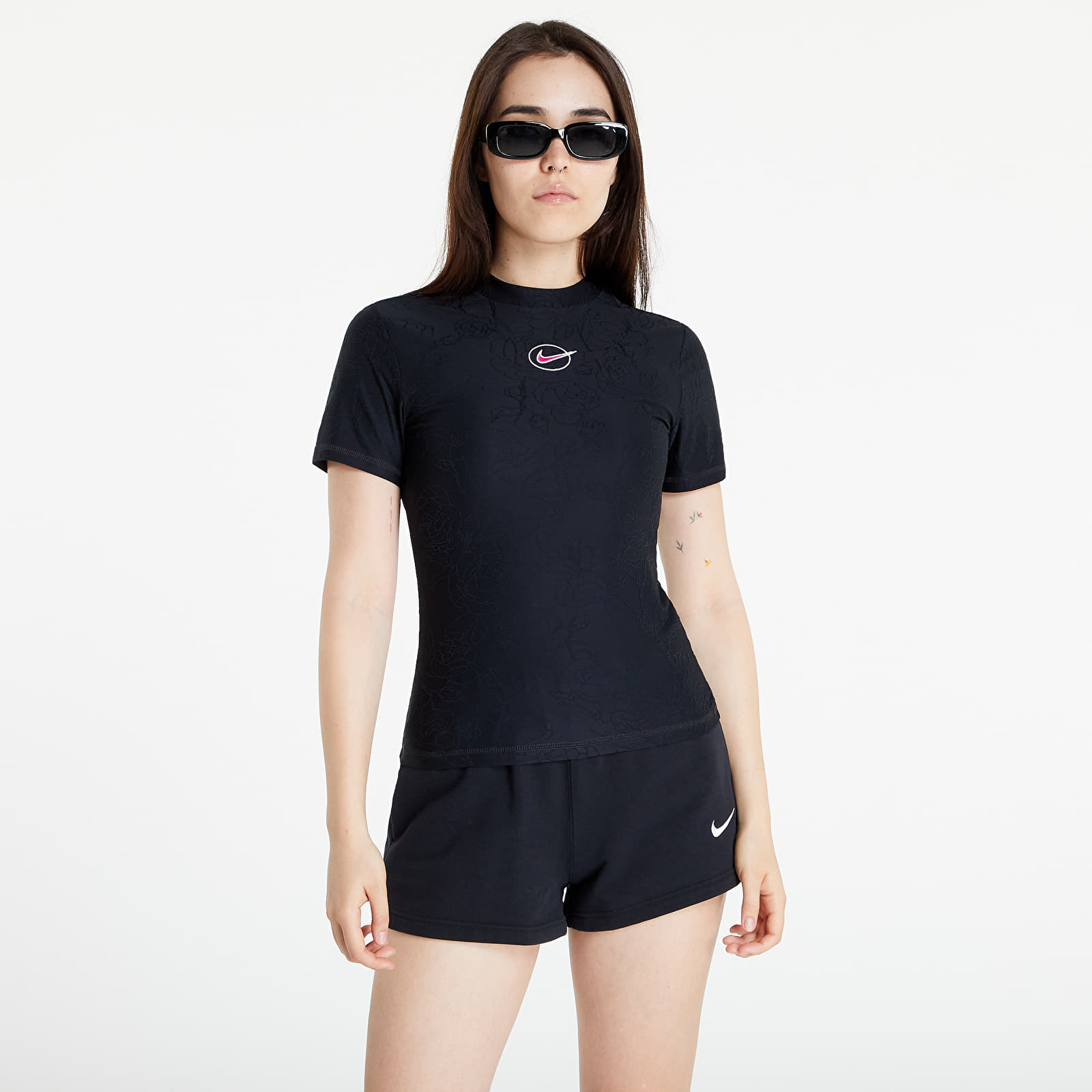 Levně Nike NSW Icon Clash Women's Short-Sleeve Top Black/ White