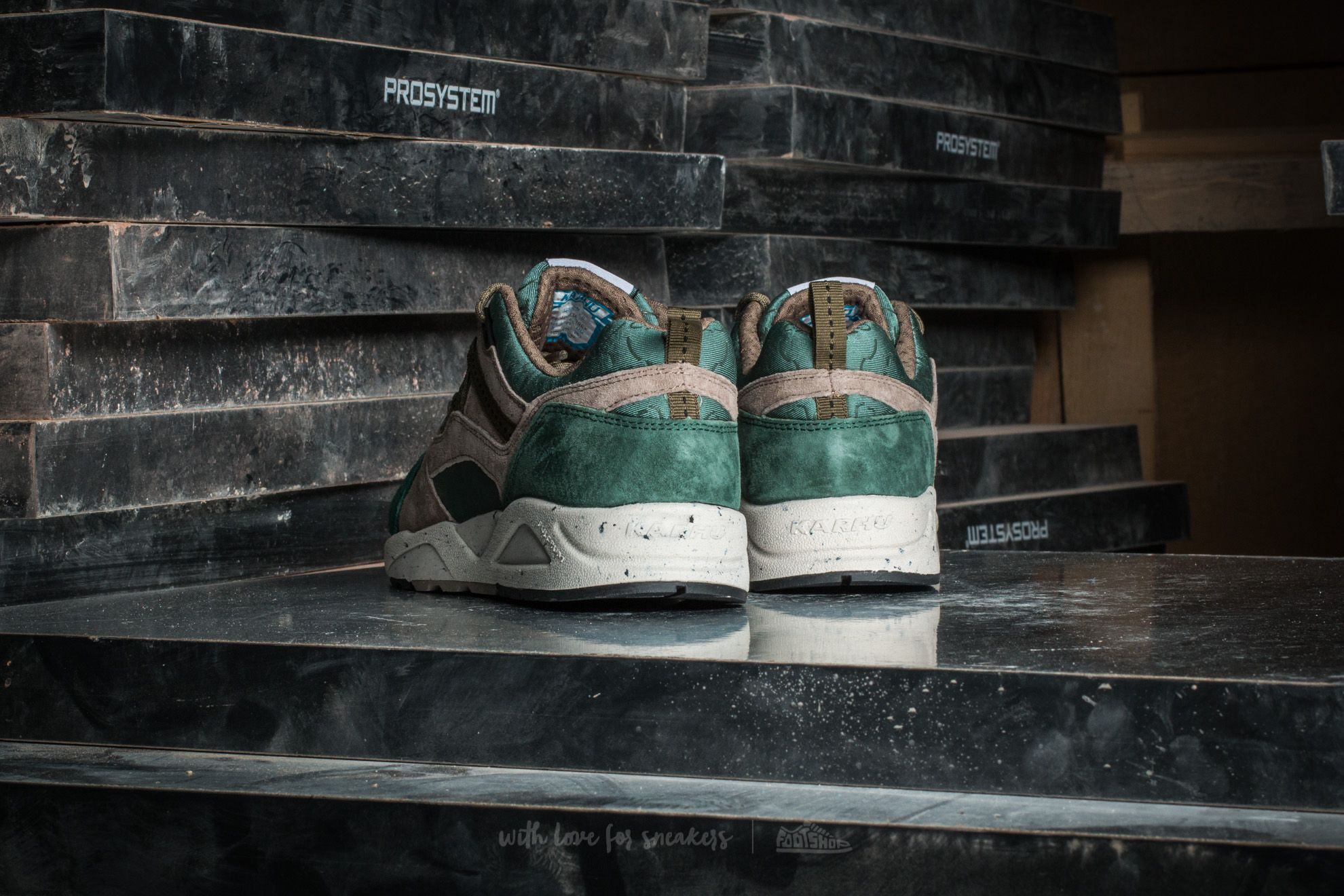 Meeste kingad Karhu Fusion 2.0 Suede-Brindle/ Blasam Green/ Thyme