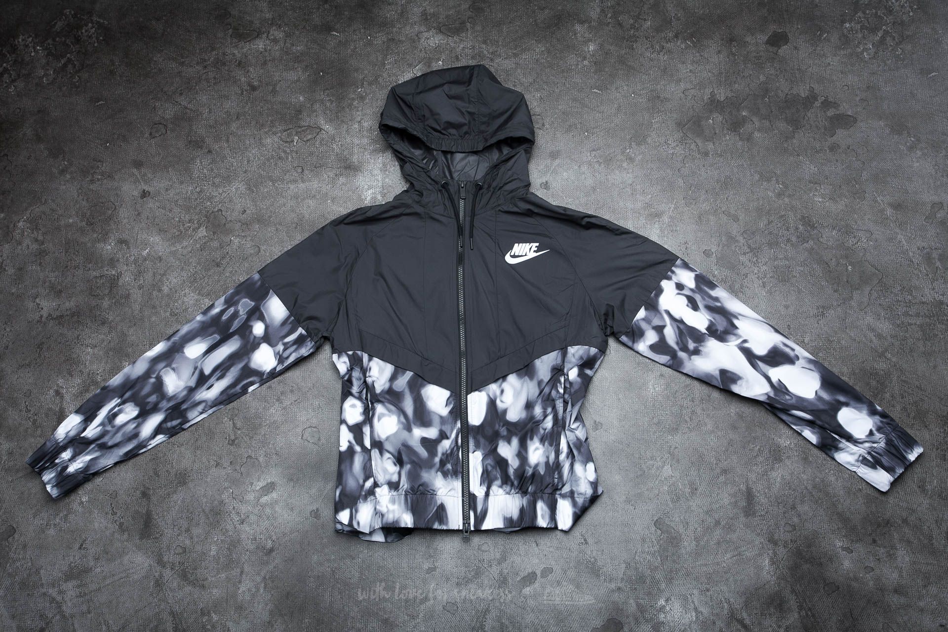 Nike Womens Sportswear Windrunner
