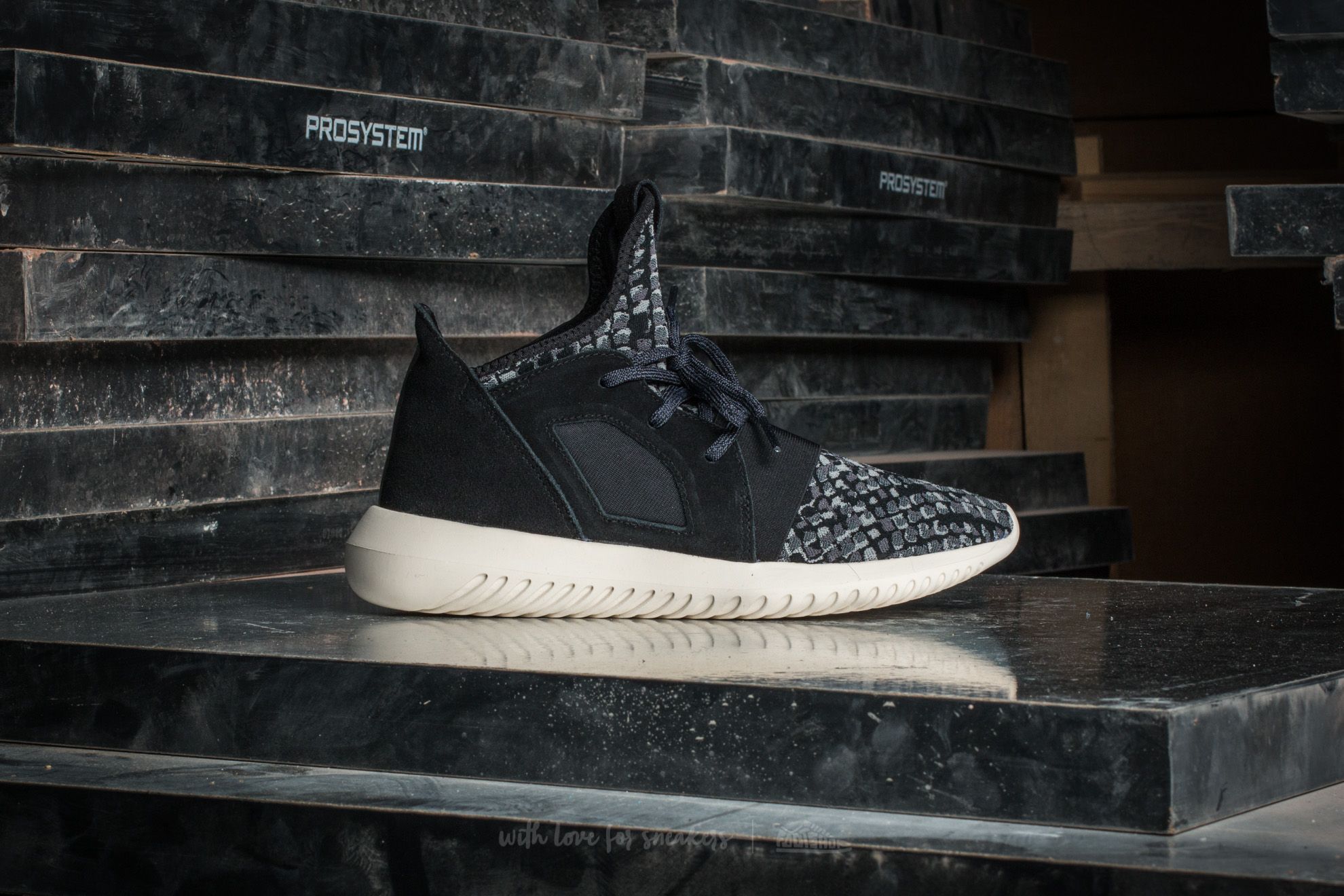 Scarpe donna adidas Tubular Defiant W Core Black/ Core Black/ Core White
