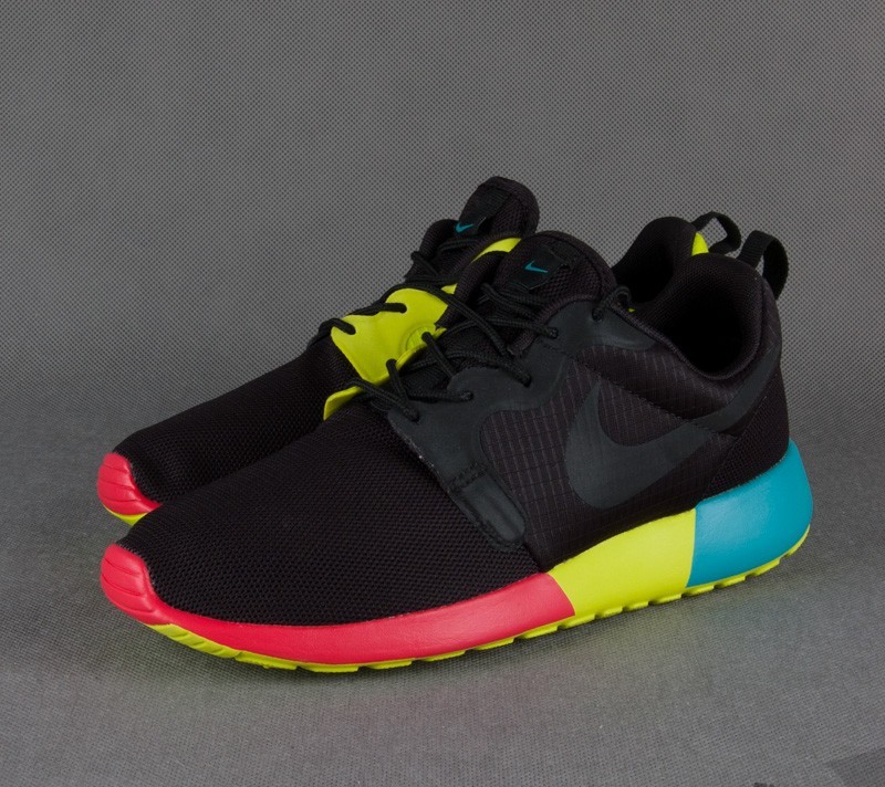 Schoenen Nike WMNS Rosherun Hyp Black/Black-Trb Green