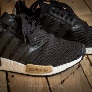Damen Sneaker und Schuhe adidas W NMD R1 Core Black Core Black Ice Purple Footshop