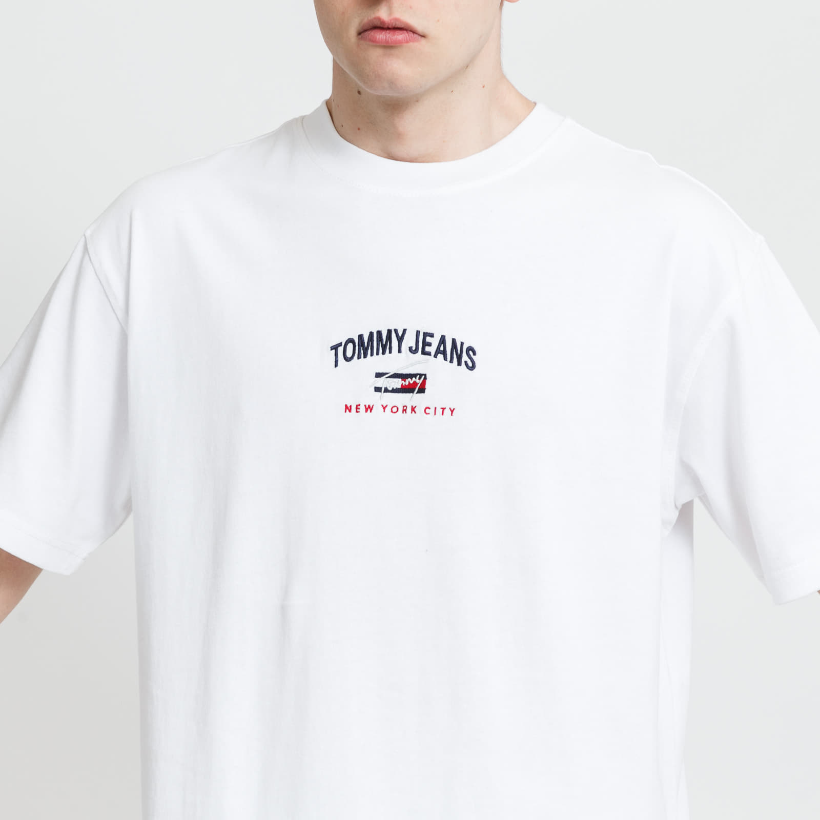 T-paidat TOMMY JEANS M Us Oversized Graphic Tee White