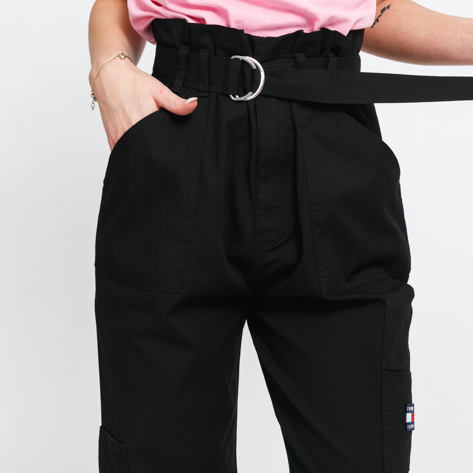 Džíny a kalhoty TOMMY JEANS W Paperbag Cargo Pant Black