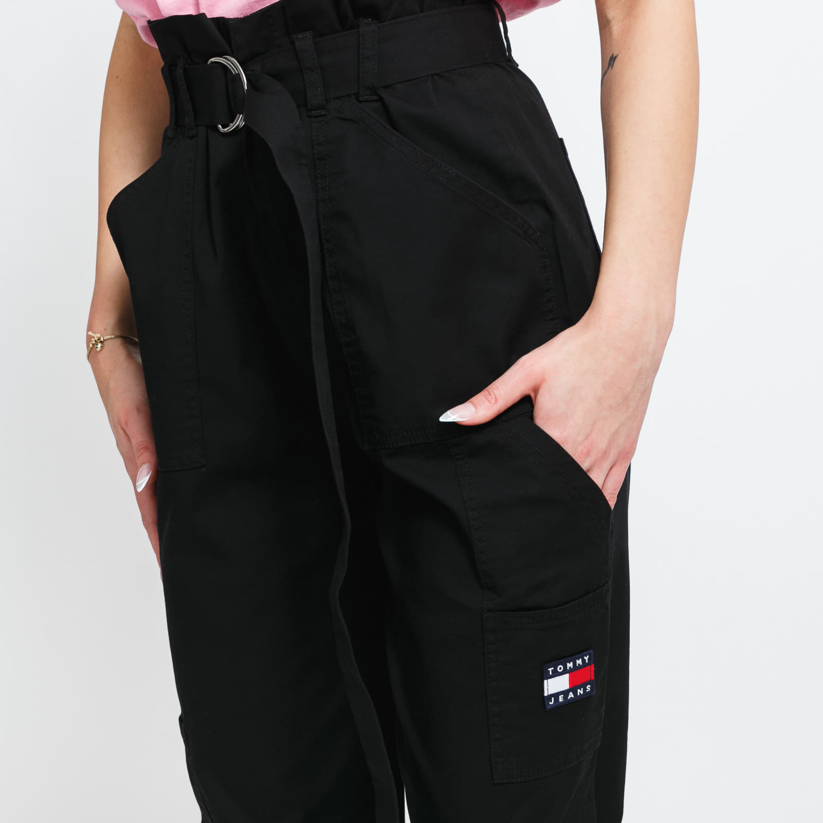 Džíny a kalhoty TOMMY JEANS W Paperbag Cargo Pant Black