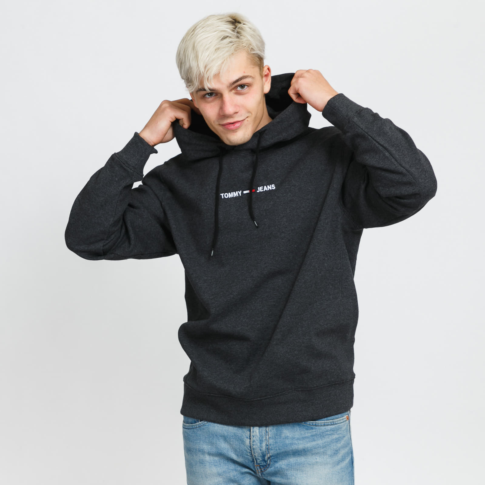 Tommy jeans hotsell sweatshirt black