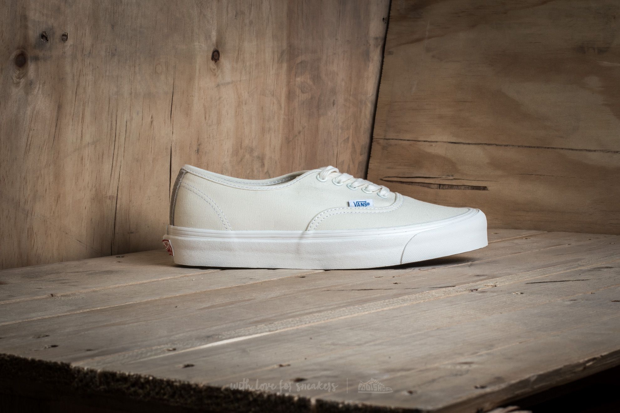 Men s shoes Vans OG Authentic LX Canvas Suede Classic White Safari Footshop