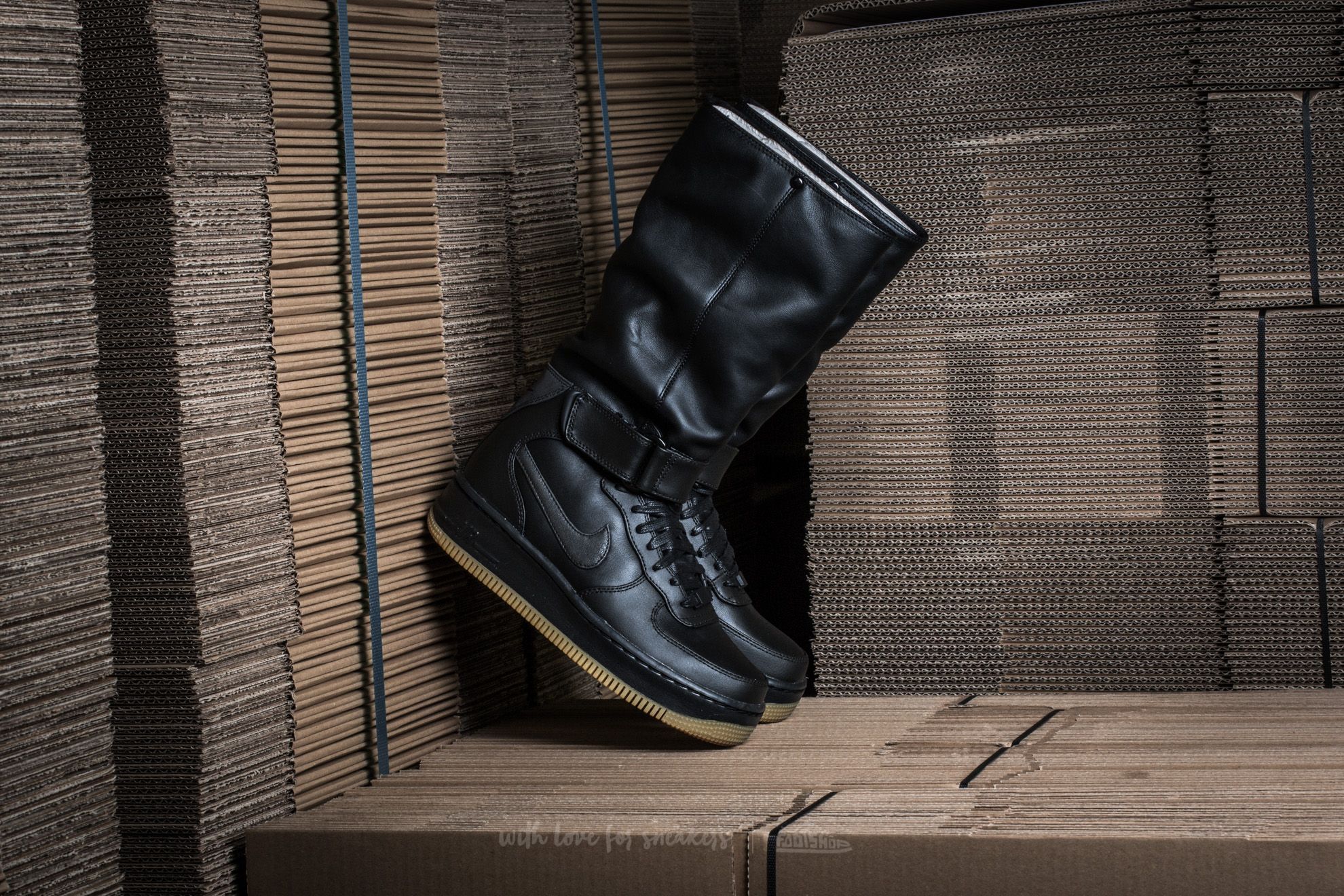 Zapatillas mujer Nike W Air Force 1 Upstep Warrior Black/  Black-Sail-Metallic Hematite | Footshop