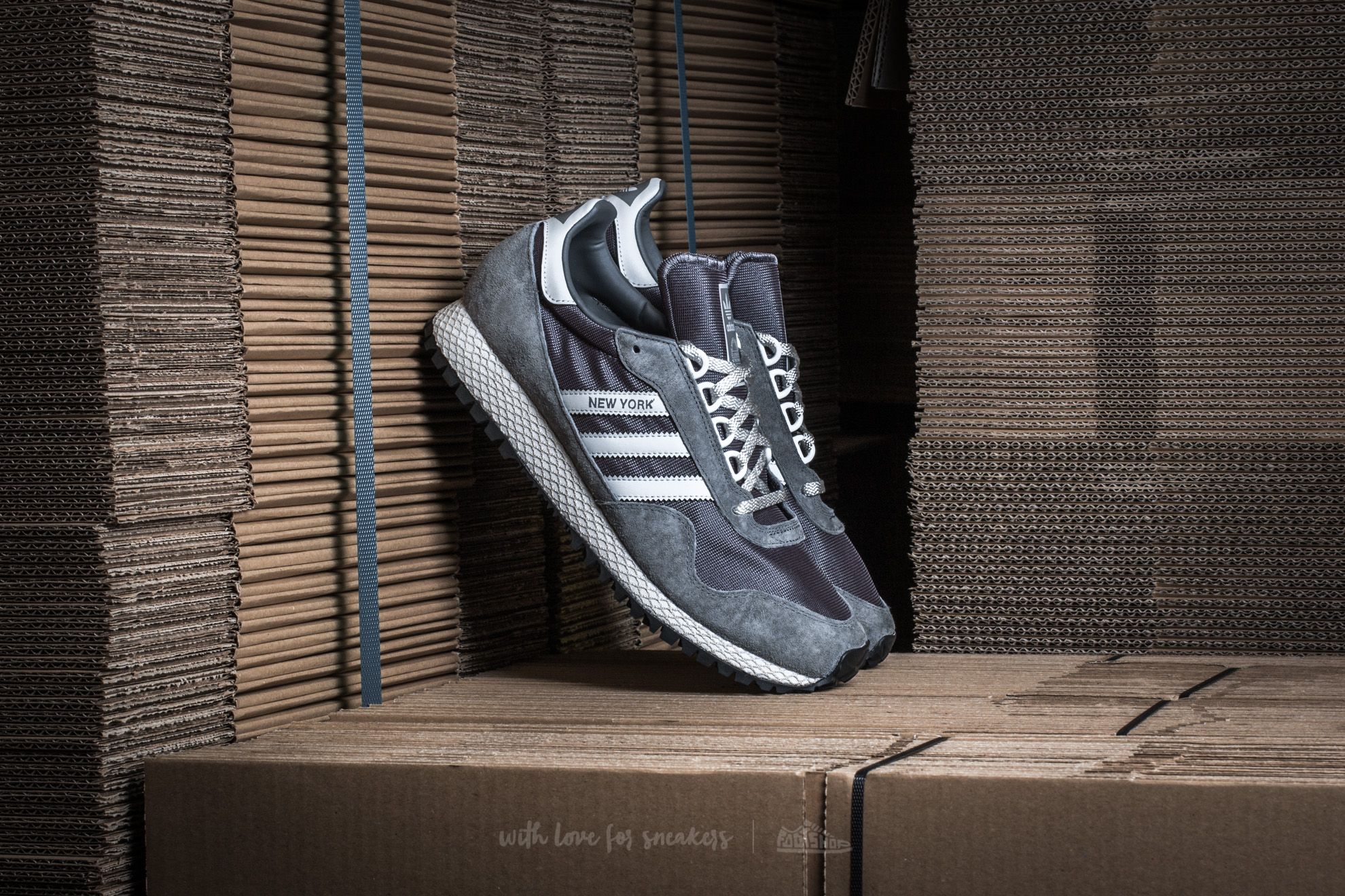 Low Sneakers adidas New York Color Granite/ Clear Grey/ Bliss