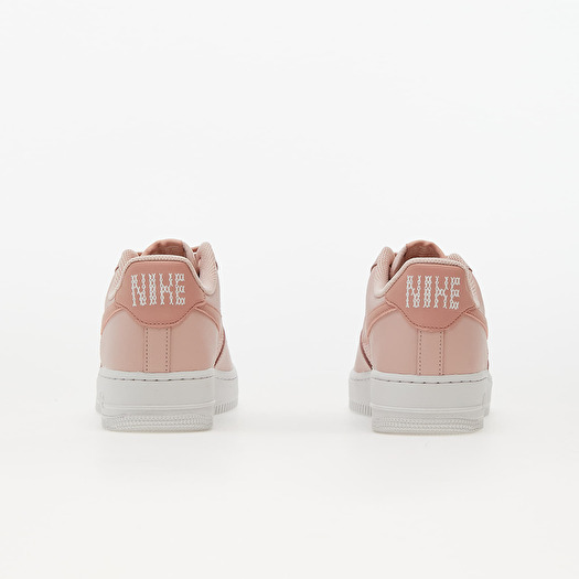 Nike air force 1 7 se premium trainers in pink new arrivals