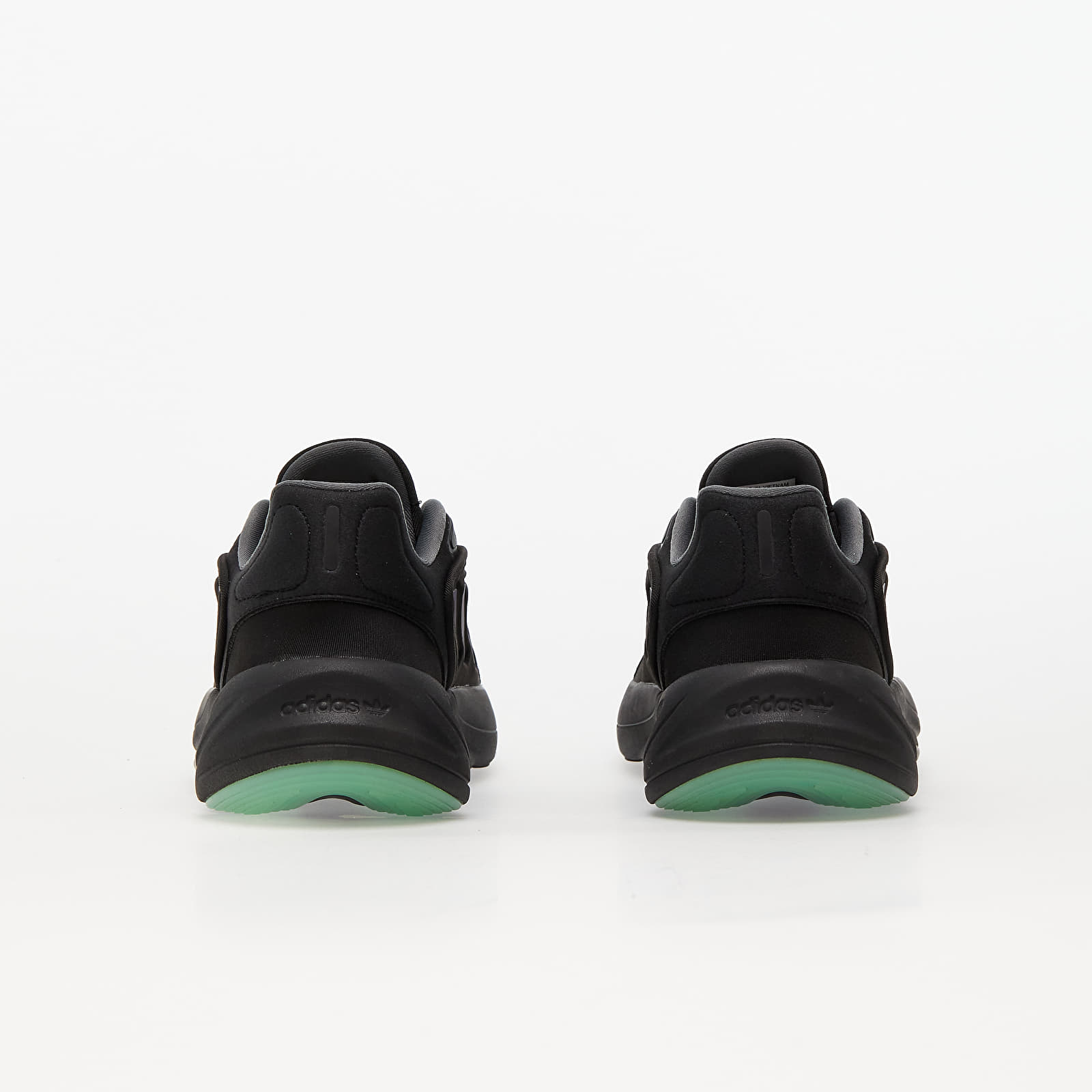 Herresko adidas Ozelia Core Black/ Core Purple/ Screen Green