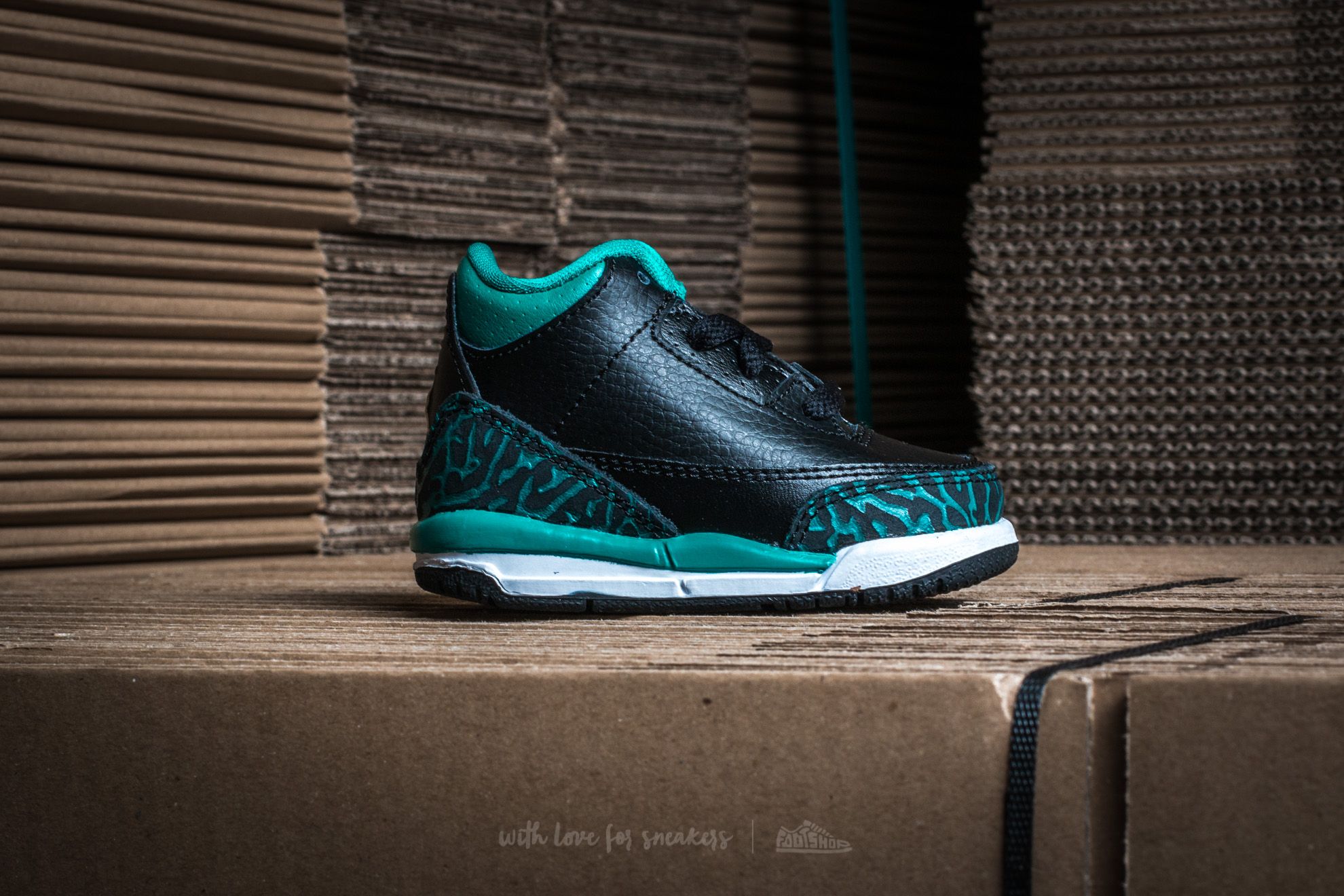 Buty dziecięce Jordan 3 Retro GT Black/ Metallic Gold-Rio Teal-White