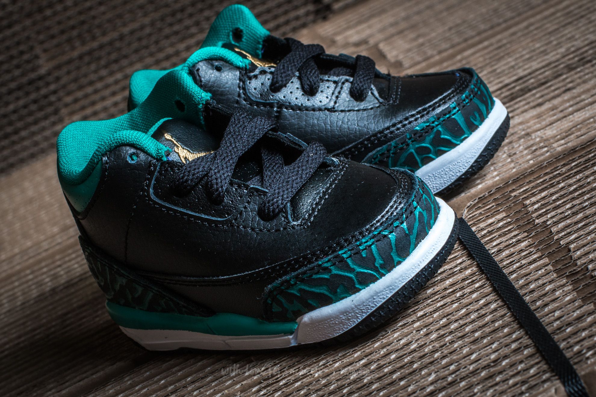 Buty dziecięce Jordan 3 Retro GT Black/ Metallic Gold-Rio Teal-White