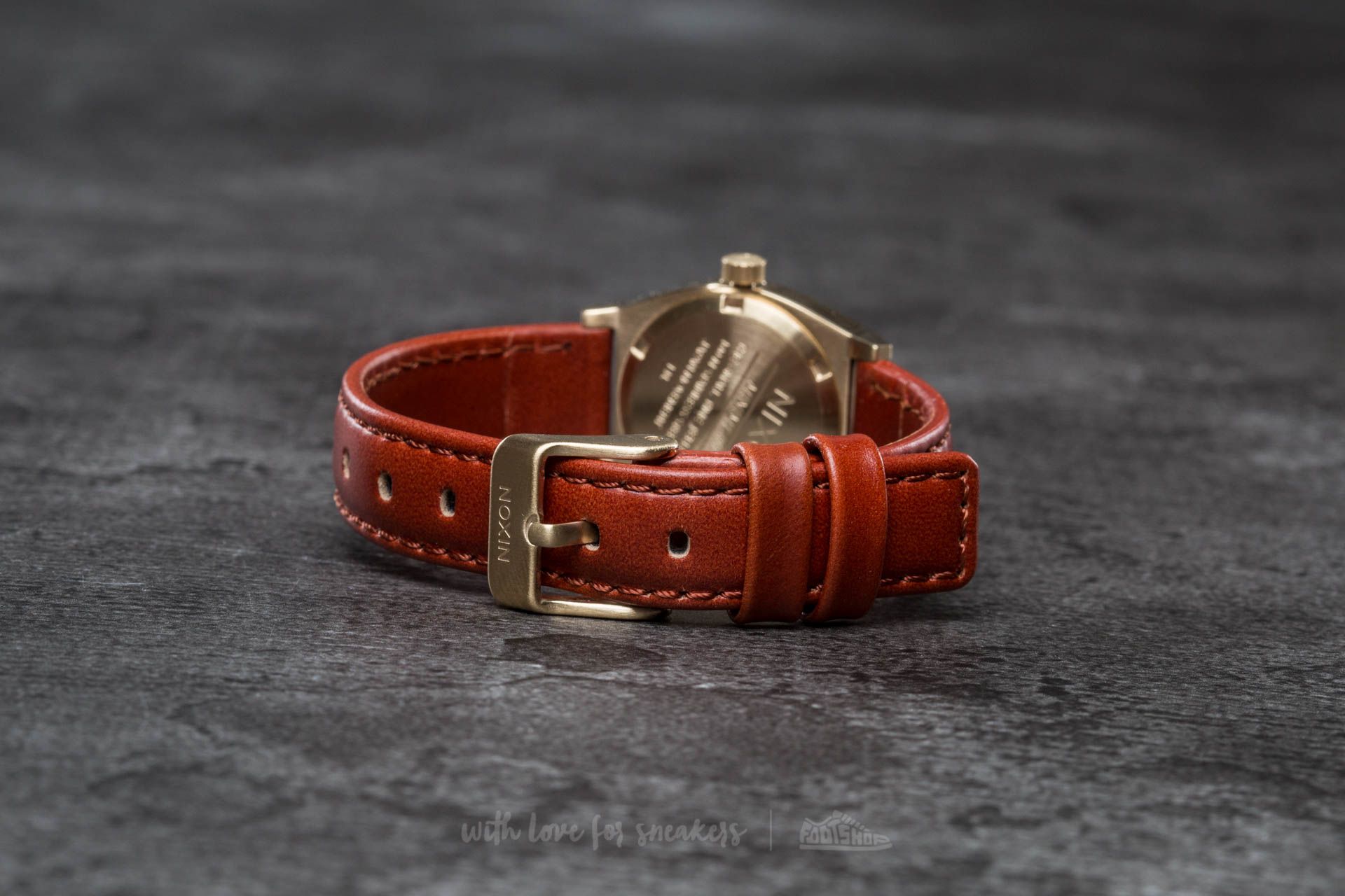 Nixon small top time teller leather