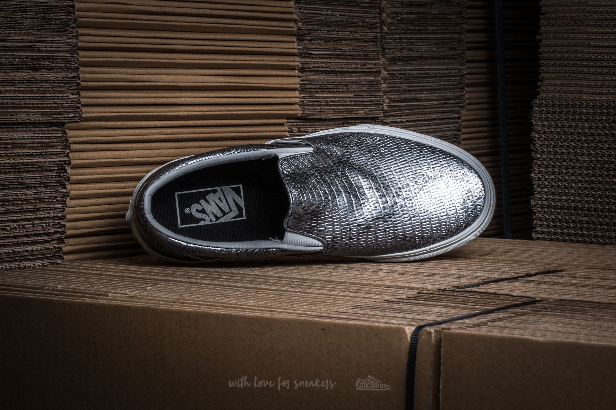 Încălțăminte și sneakerși pentru femei Vans Classic Slip-On (Disco Python) Black/ Blanc de Blanc