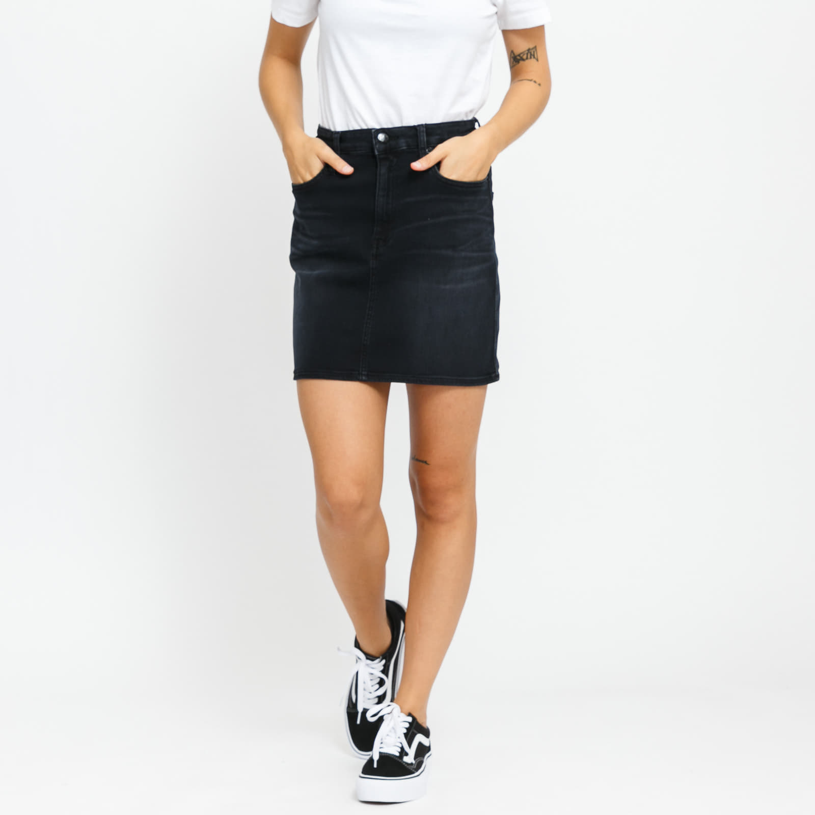 Calvin klein outlet black denim skirt