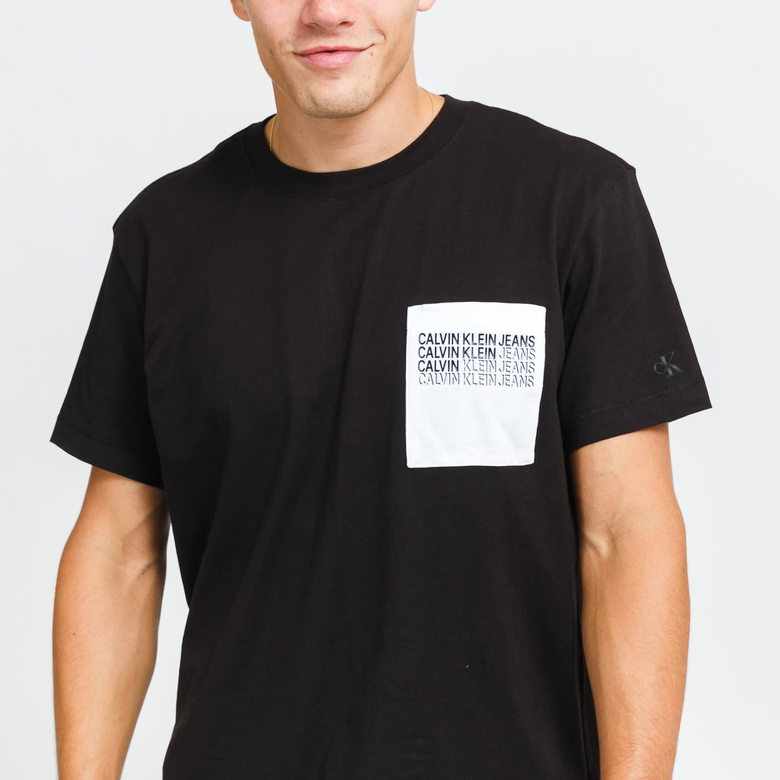 Magliette CALVIN KLEIN JEANS M Repeat Shadow Logo Pocket Tee Black Stone Washed