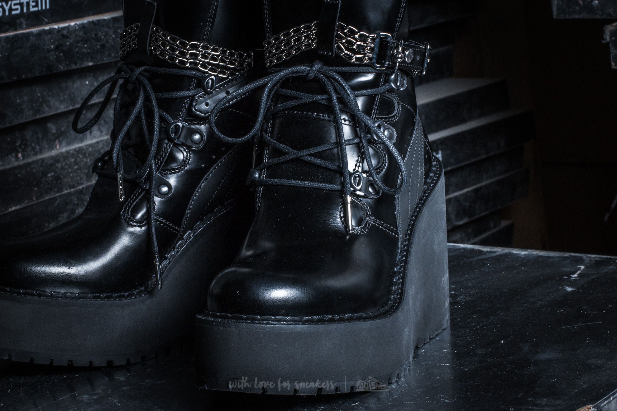 Fenty puma discount sneaker boot black