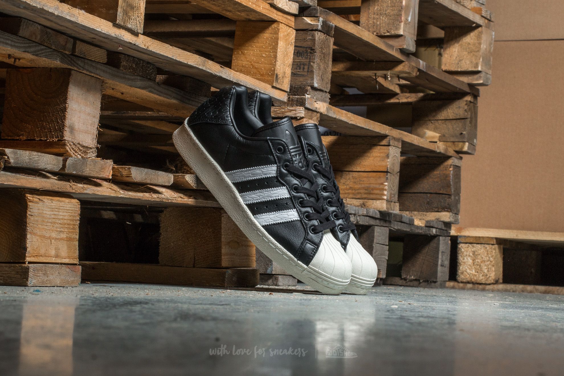 adidas Ultrastar 80s