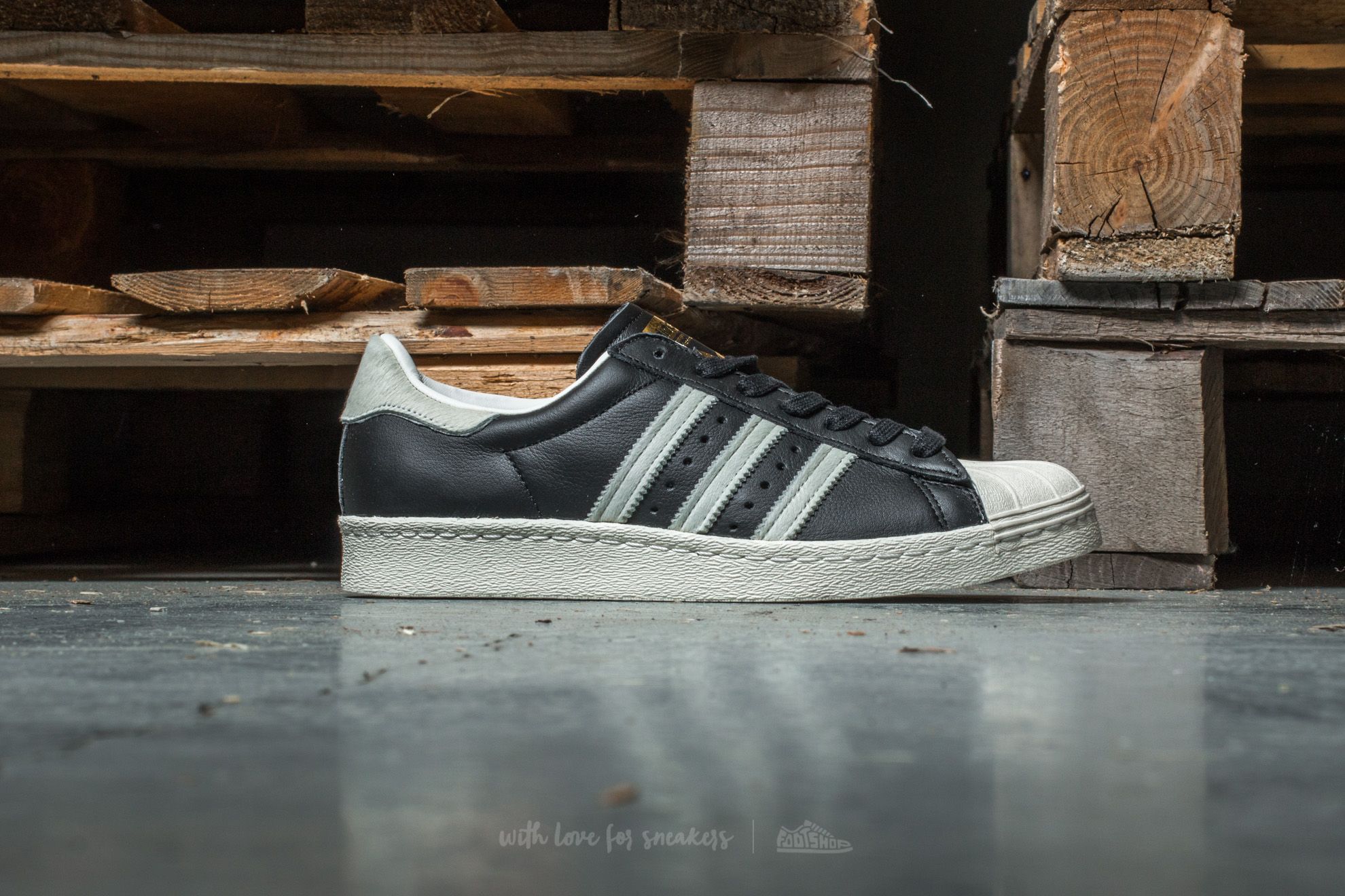 Meeste kingad adidas Superstar 80s Core Black/ Ftw White/ Gold Metallic