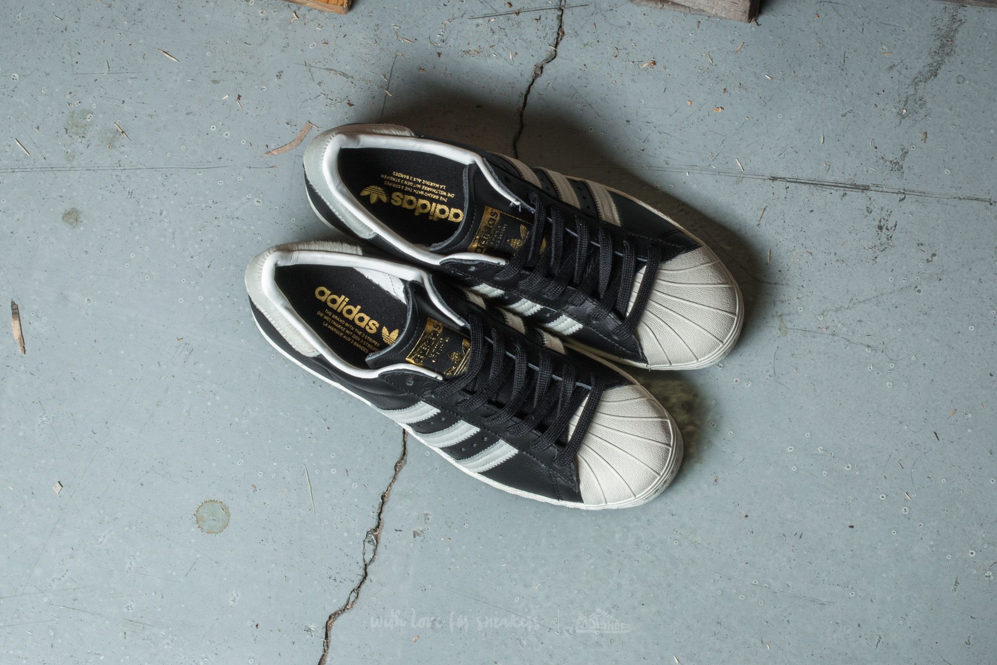 Meeste kingad adidas Superstar 80s Core Black/ Ftw White/ Gold Metallic