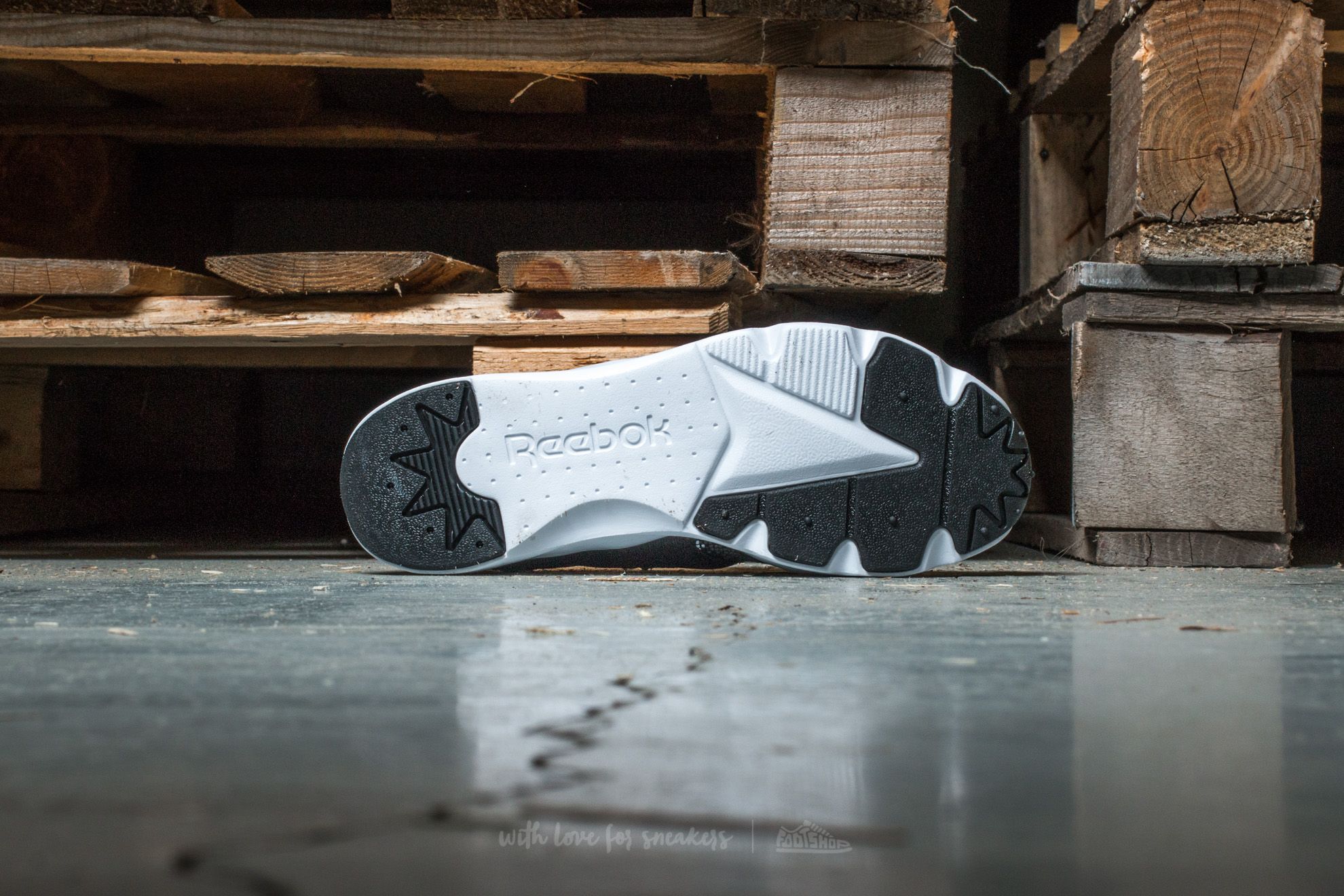 Zapatillas mujer Reebok Furylite GT Black/ White/ Shell Purple