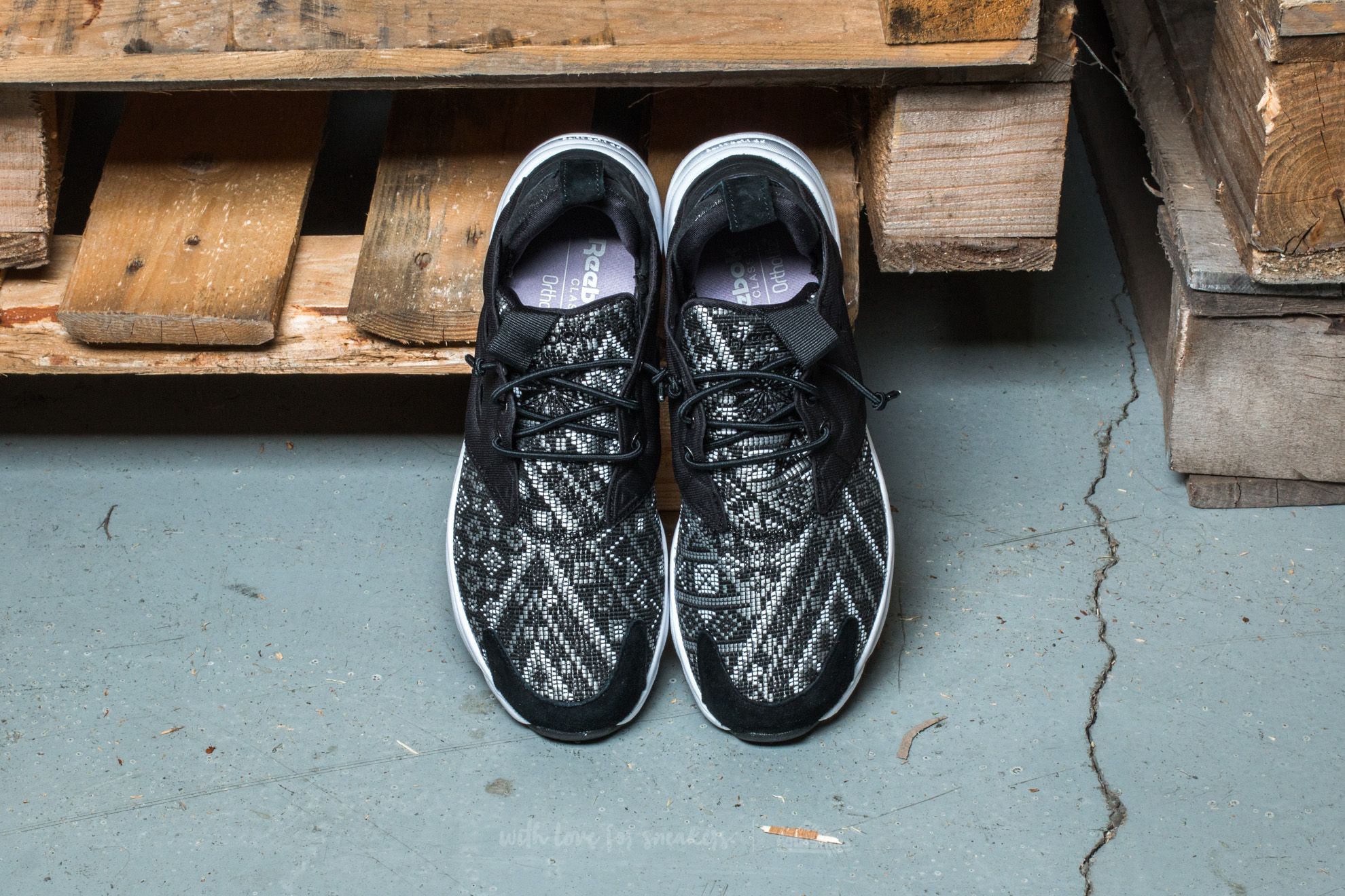 Buty damskie Reebok Furylite GT Black White Shell Purple Footshop