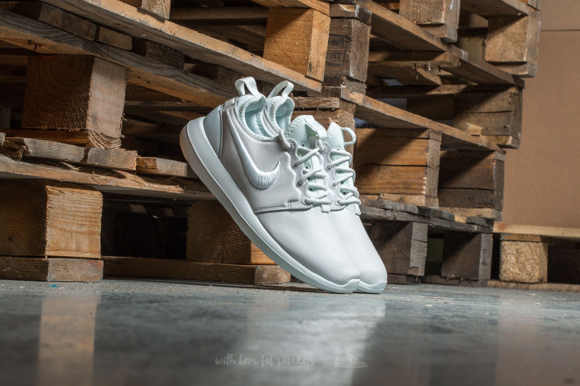 Chaussures et baskets femme Nike W Roshe Two SI Summit White/ Summit White
