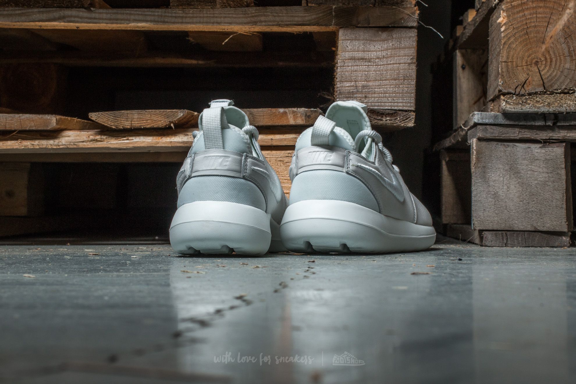 Dámské tenisky a boty Nike W Roshe Two SI Summit White/ Summit White