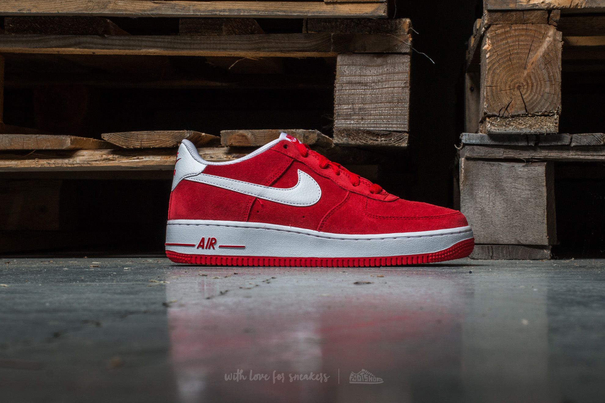 Nike air force 1 red and white suede online