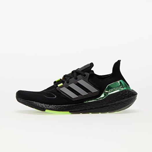 adidas UltraBOOST 22