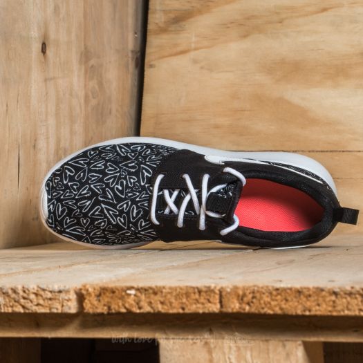 Women s shoes Nike Roshe One Print GS Black White Lava Glow