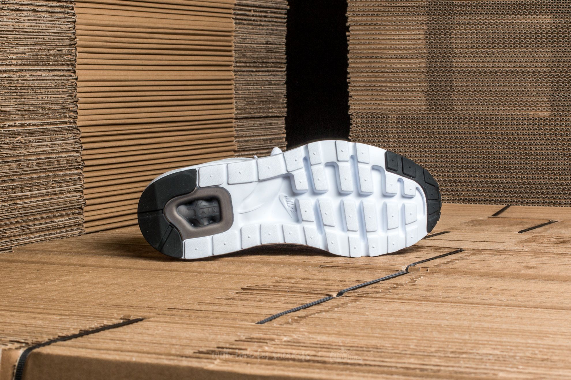 Men s shoes Nike Air Max Zero Essential Black White Wolf Grey