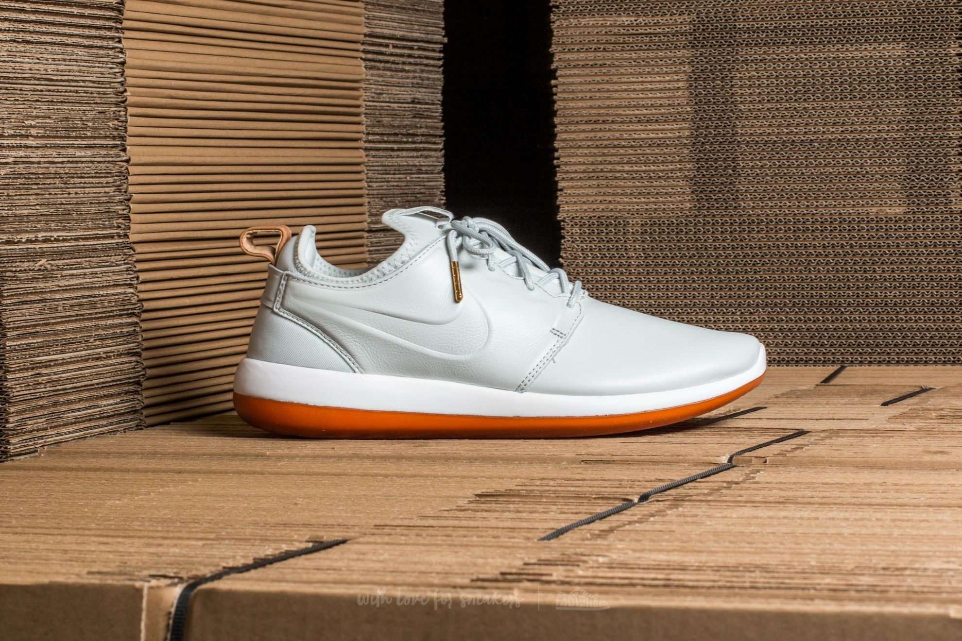 Men s shoes Nike Roshe Two Leather Premium Off White Off White White Footshop