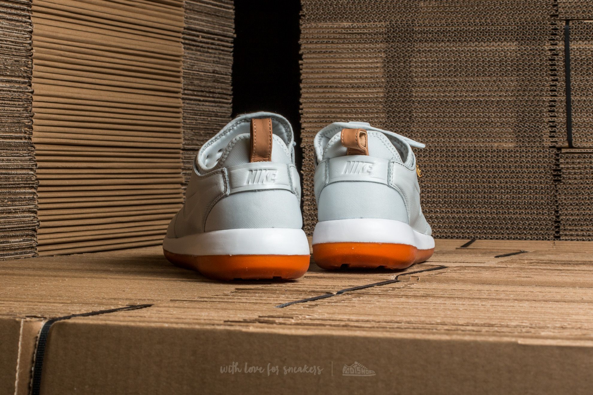 Men's shoes Nike Roshe Two Leather Premium Off White/ Off White-White