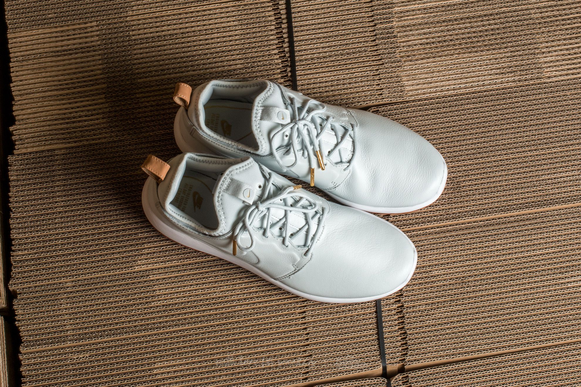Men's shoes Nike Roshe Two Leather Premium Off White/ Off White-White