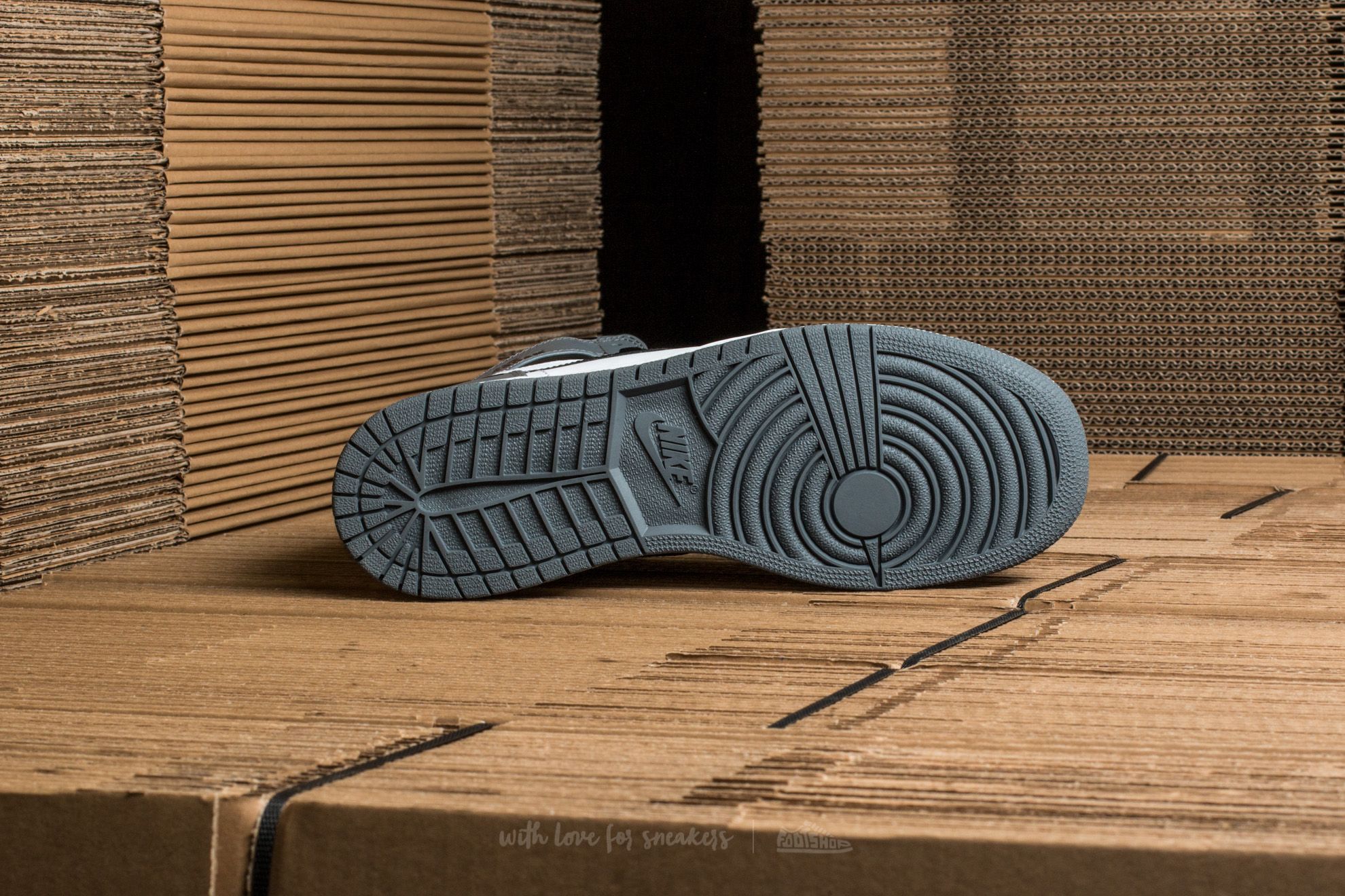 Férfi cipők Air Jordan 1 Retro High Cool Grey/ Black-White