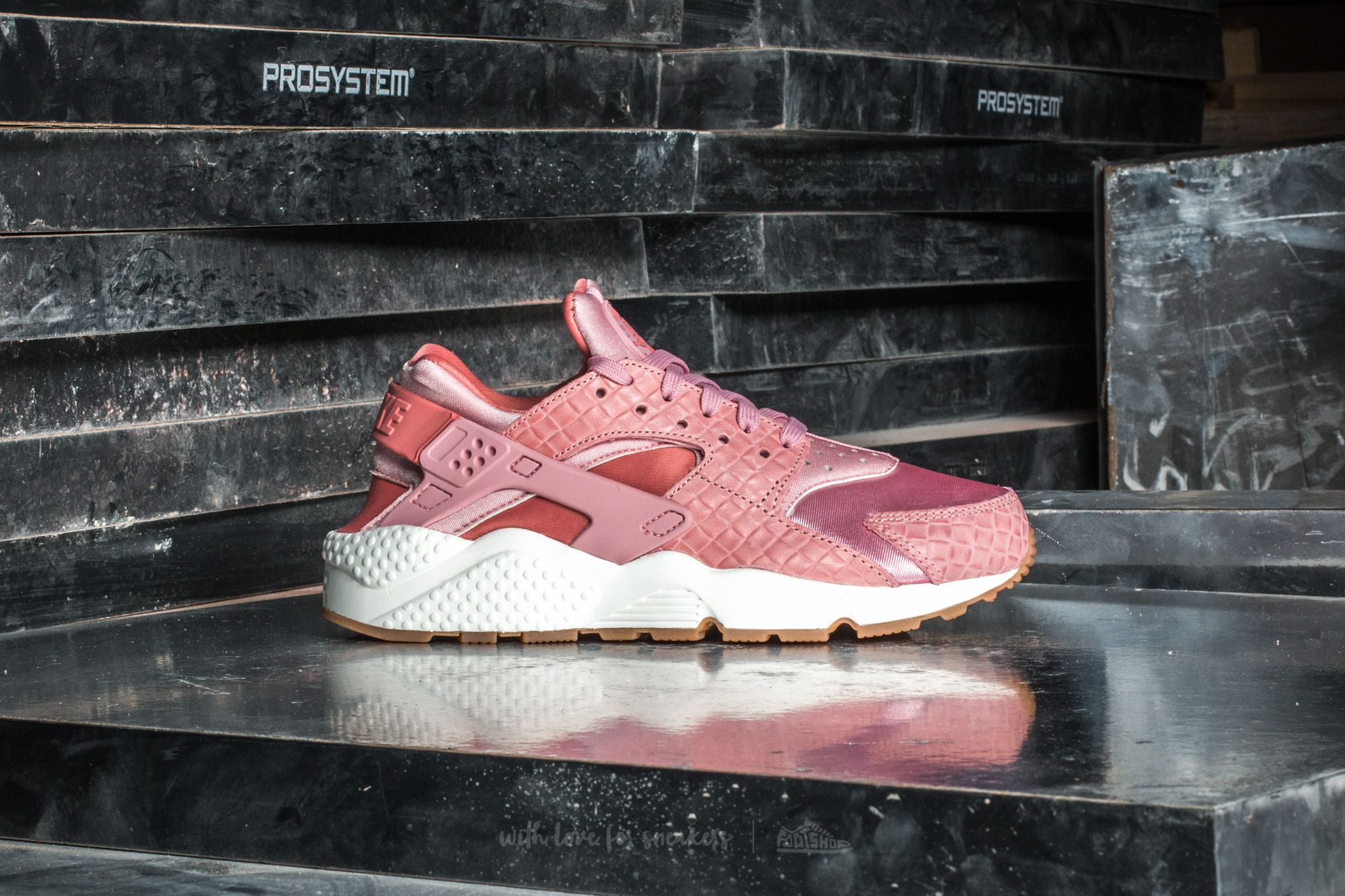 Nike air huarache 5 pink clearance