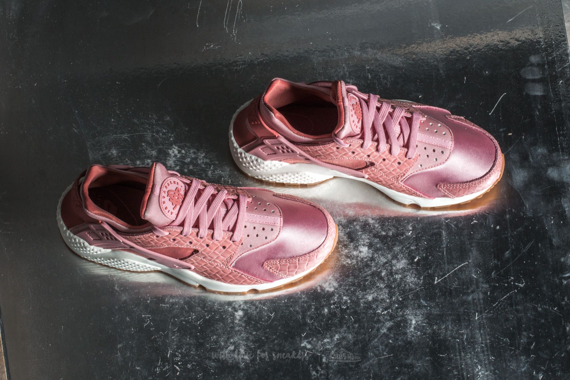 Damen Sneaker und Schuhe Nike Wmns Air Huarache Run Premium Pink Glaze/ Pearl Pink-Sail