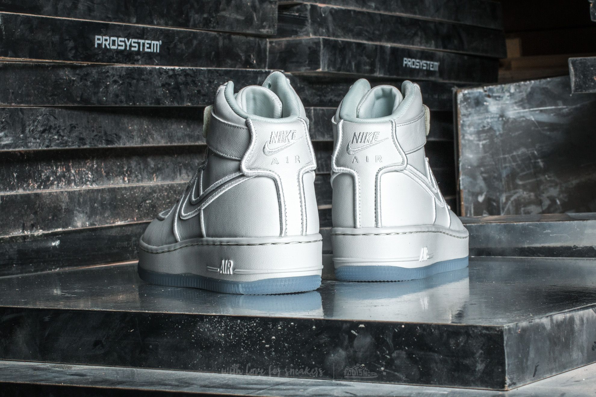 Women s shoes Nike Wmns Air Force 1 Upstep Hi SI Summit White Summit White Footshop