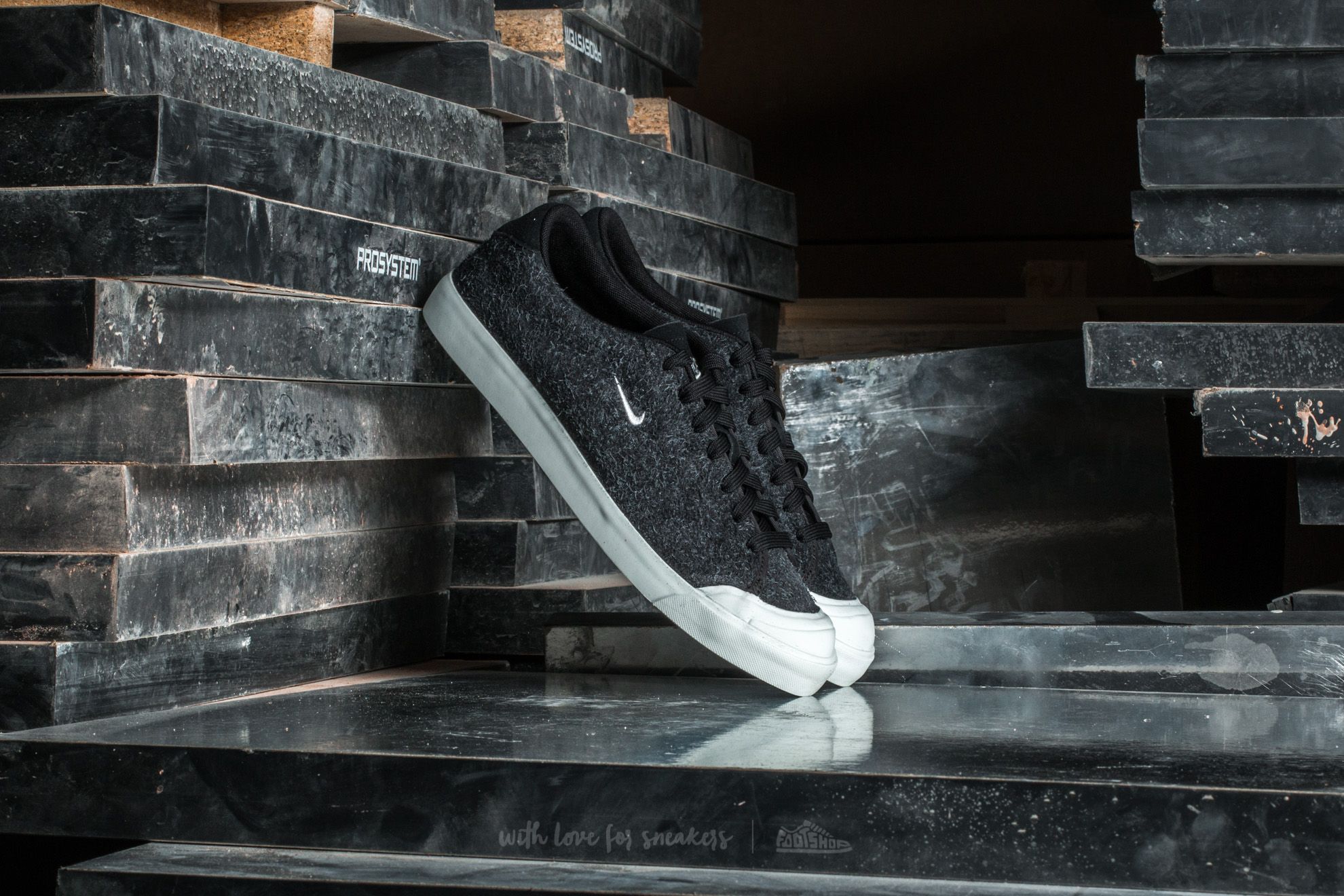 Nike all court low clearance