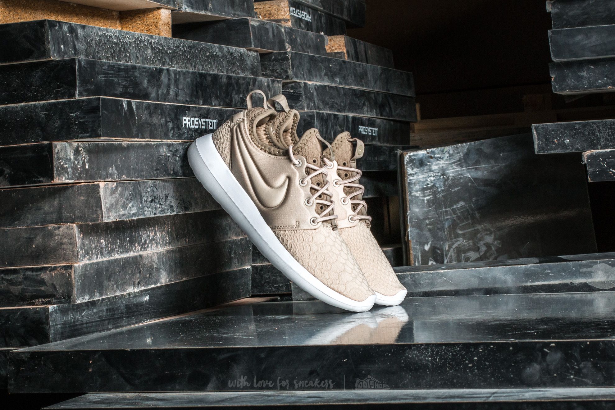 Women s shoes Nike w Roshe Two SE Oatmeal Oatmeal Khaki White